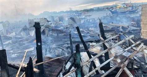 Fire destroys hundreds of houses in GenSan coastal community.